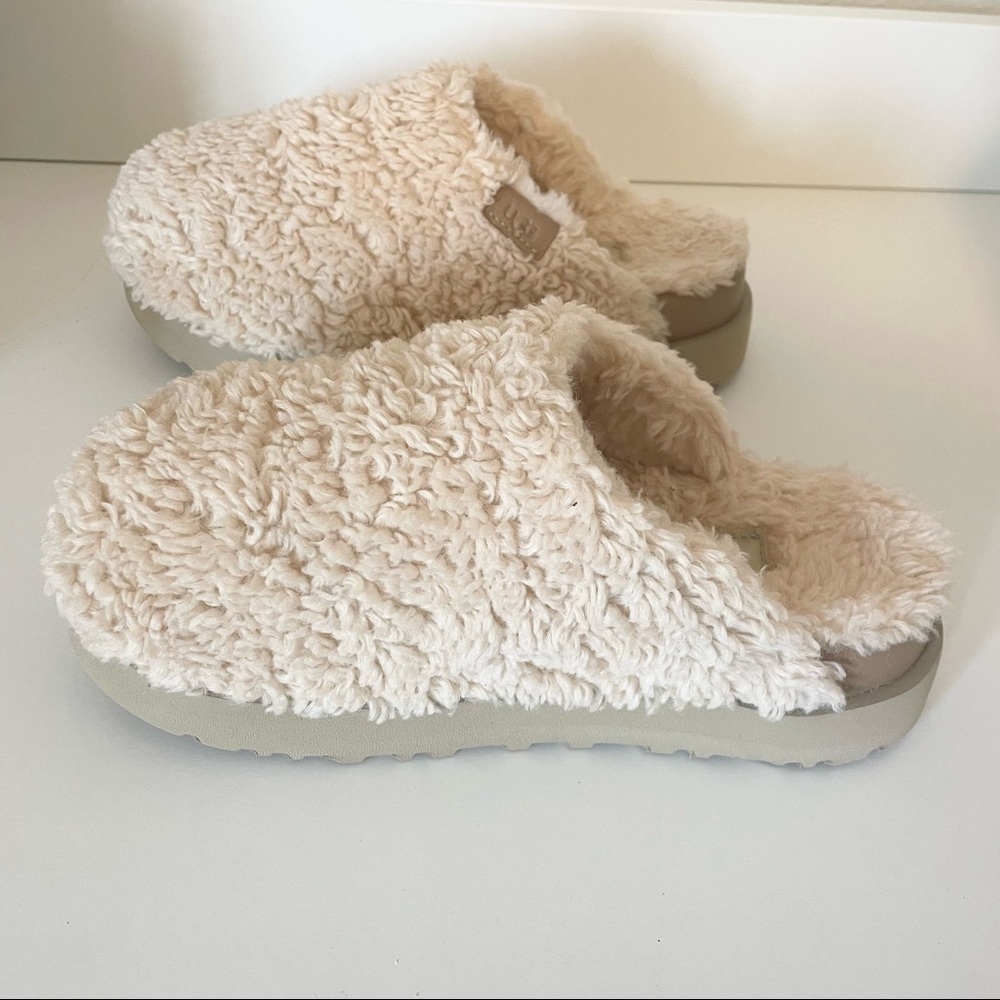 UGG Platform Fuzz Sugar Slide Shoes. New